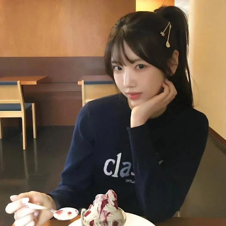 母亲的女友 封面